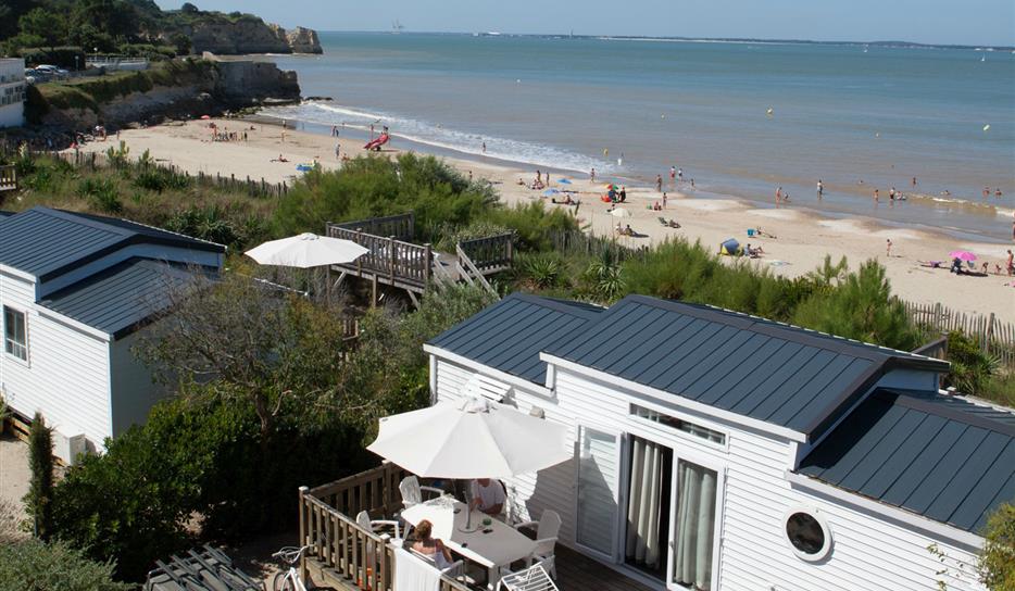 3 bedroom sea view mobile home beachfront 5-star campsite holiday rental Charente-Maritime 