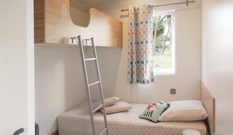 Accessible mobile home Pins 2 bedrooms with ramp in Charente-Maritime