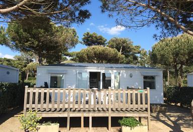 Mobile home 2 bedrooms 2 bathrooms - beachfront campsite in Charente-Maritime