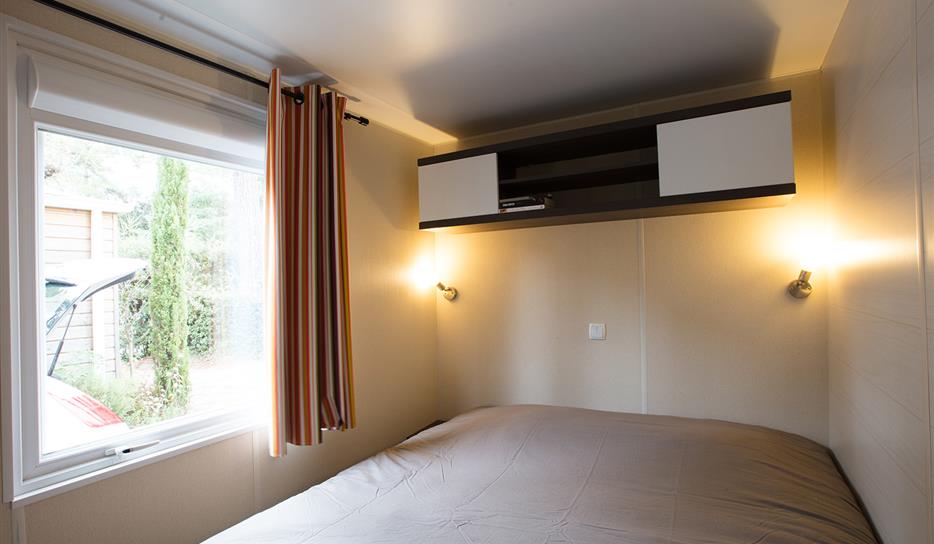 Mobile home 2 bedrooms - Beachfront campsite near Royan