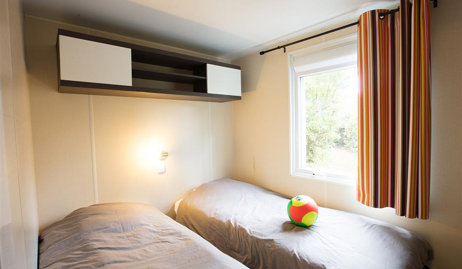 Mobile home 2 bedrooms - Beachfront campsite near Royan