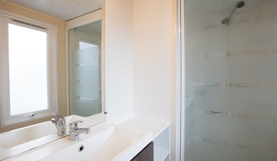 Mobile home 2 bedrooms - Beachfront campsite near Royan