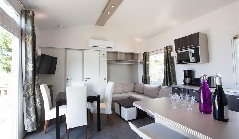 3 bedroom sea view mobile home beachfront 5-star campsite holiday rental Charente-Maritime 