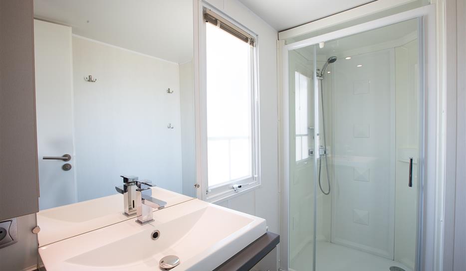 3 bedroom sea view mobile home beachfront 5-star campsite holiday rental Charente-Maritime 