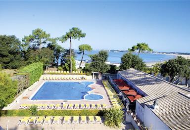 Campsite with swimming pool in Saint Georges de Didonne near Royan