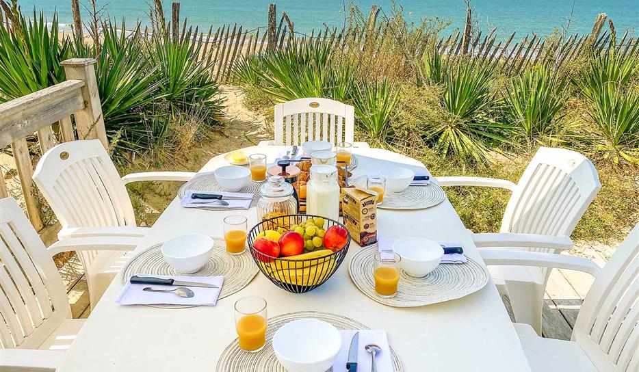 3 bedroom sea view mobile home beachfront 5-star campsite holiday rental Charente-Maritime 