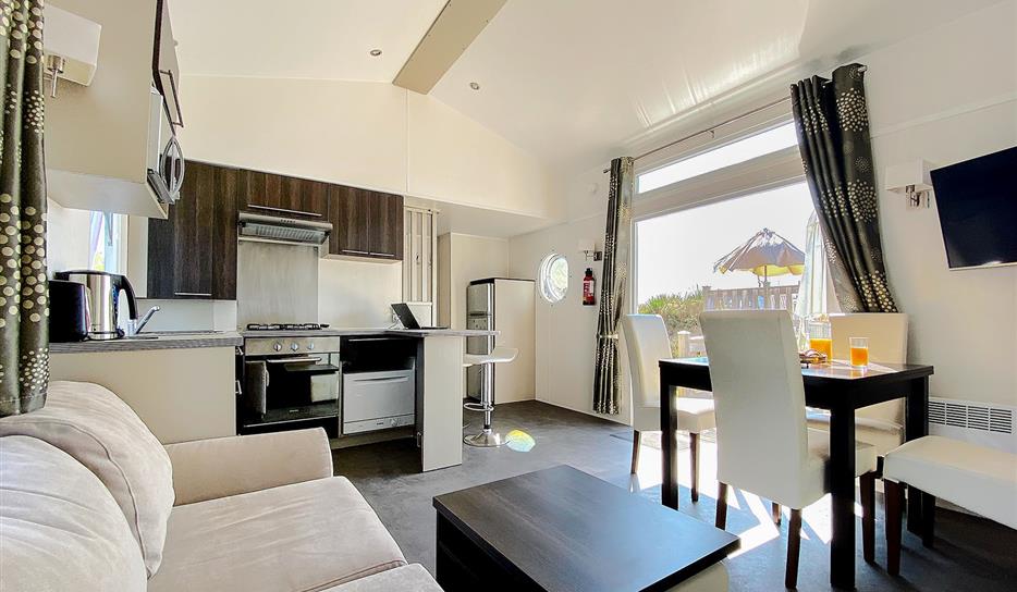 3 bedroom sea view mobile home beachfront 5-star campsite holiday rental Charente-Maritime 