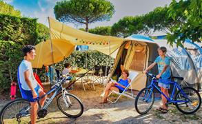 Beachfront camping pitch -  Charente-Maritime