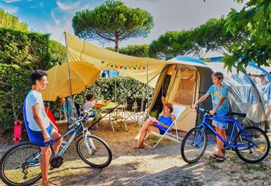 Beachfront camping pitch -  Charente-Maritime